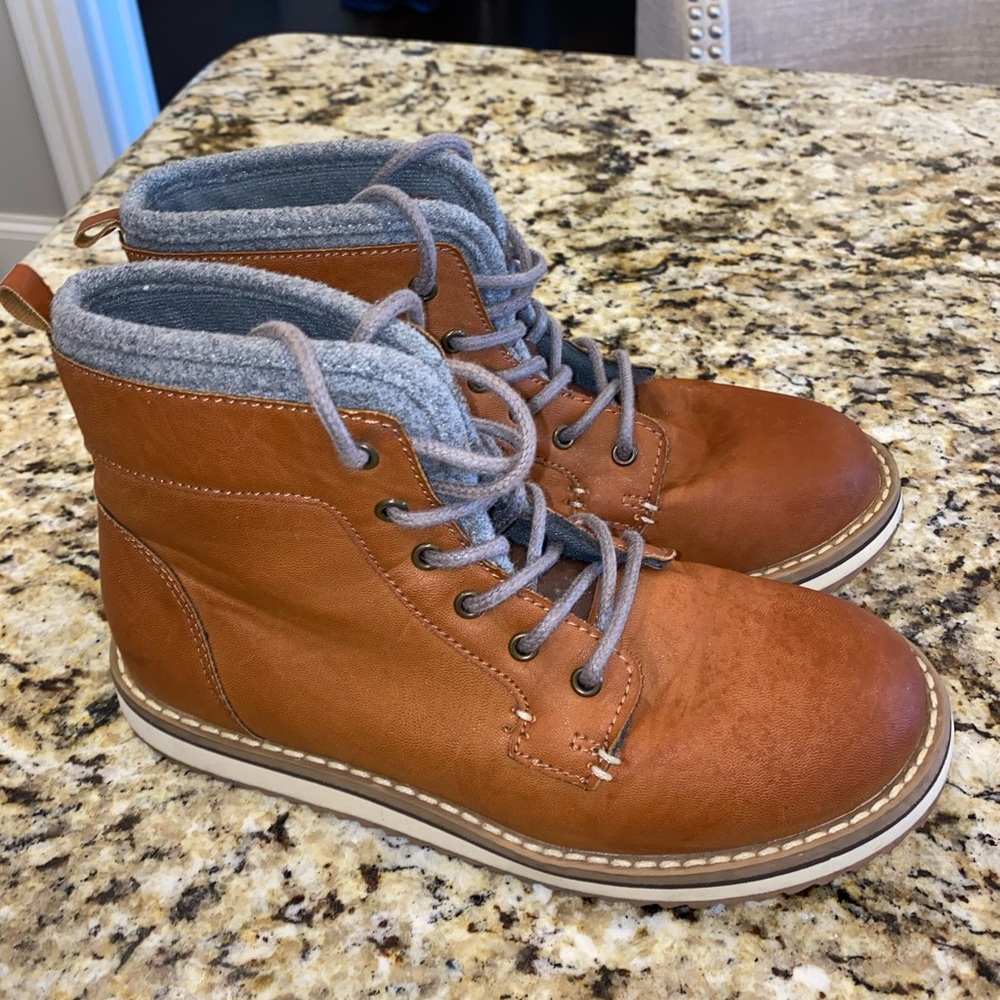 Boys boots